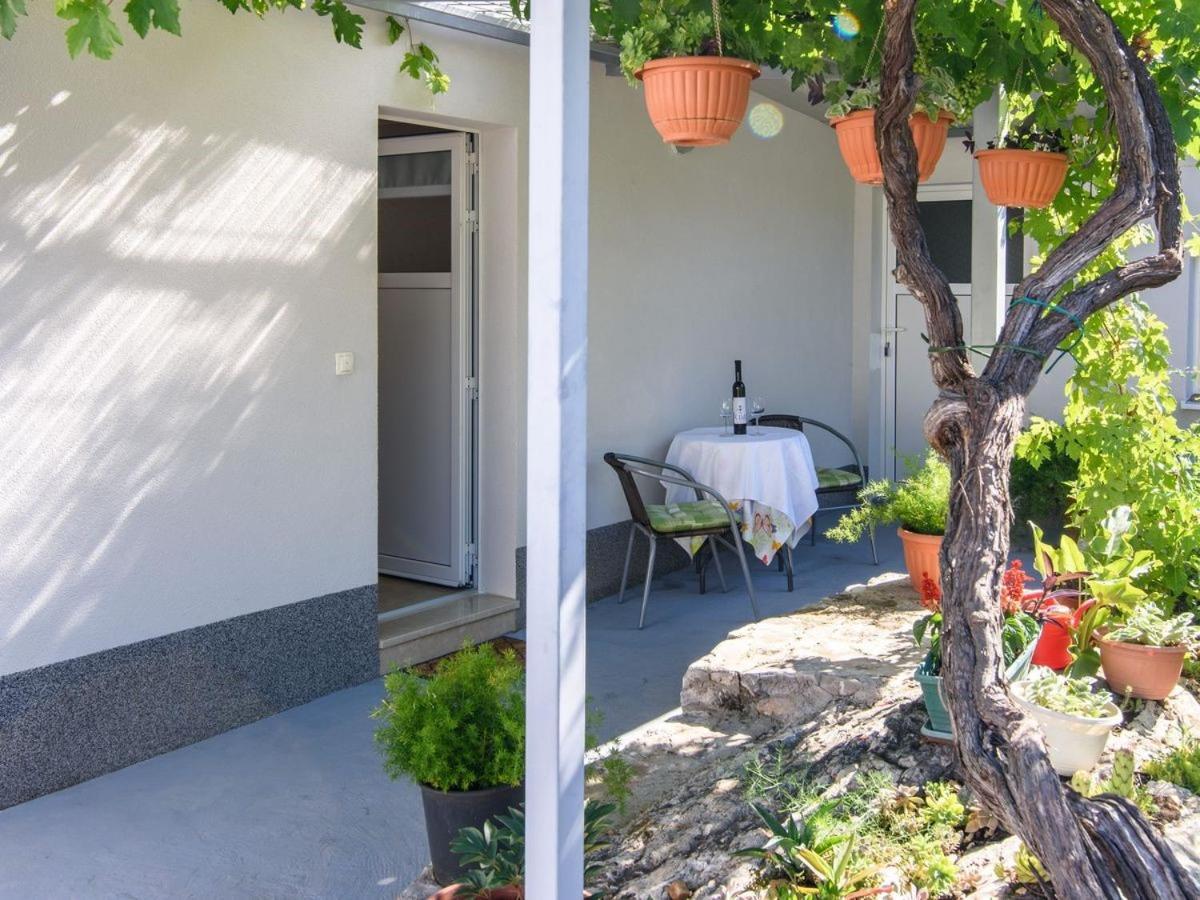 Apartments Beba - Peaceful Location Трогир Экстерьер фото