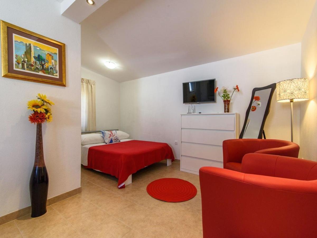 Apartments Beba - Peaceful Location Трогир Экстерьер фото